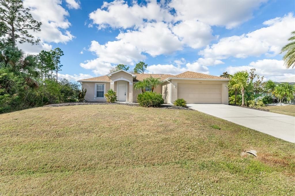 For Sale: $245,000 (3 beds, 2 baths, 1244 Square Feet)