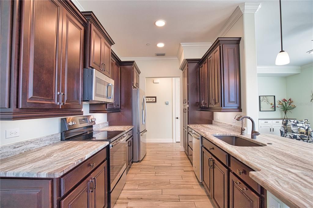 出租: $6,200 (2 贝兹, 2 浴室, 1508 平方英尺)