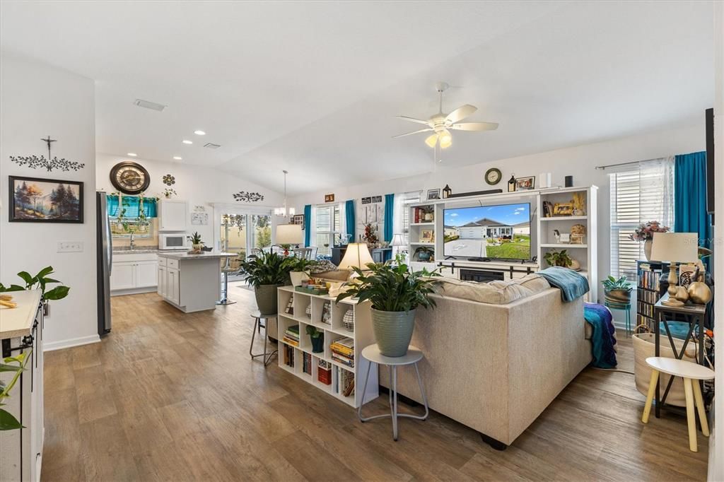 待售: $369,000 (3 贝兹, 2 浴室, 1496 平方英尺)