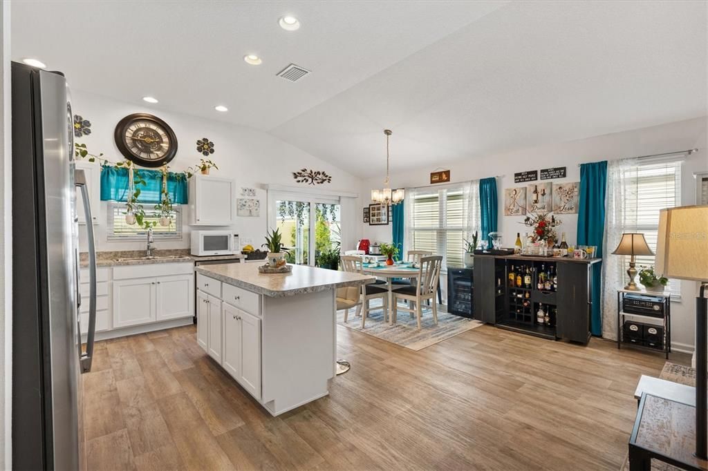 待售: $369,000 (3 贝兹, 2 浴室, 1496 平方英尺)