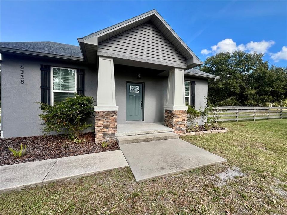 В аренду: $2,250 (2 спален, 2 ванн, 1155 Квадратных фут)