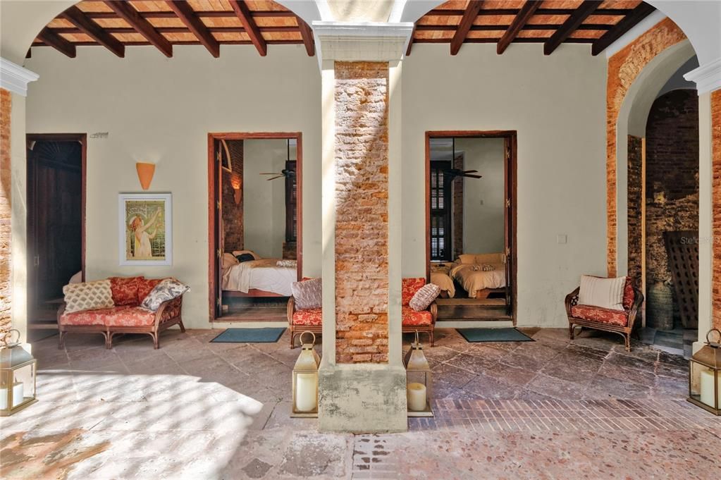 Недавно продано: $3,800,000 (6 спален, 2 ванн, 8600 Квадратных фут)