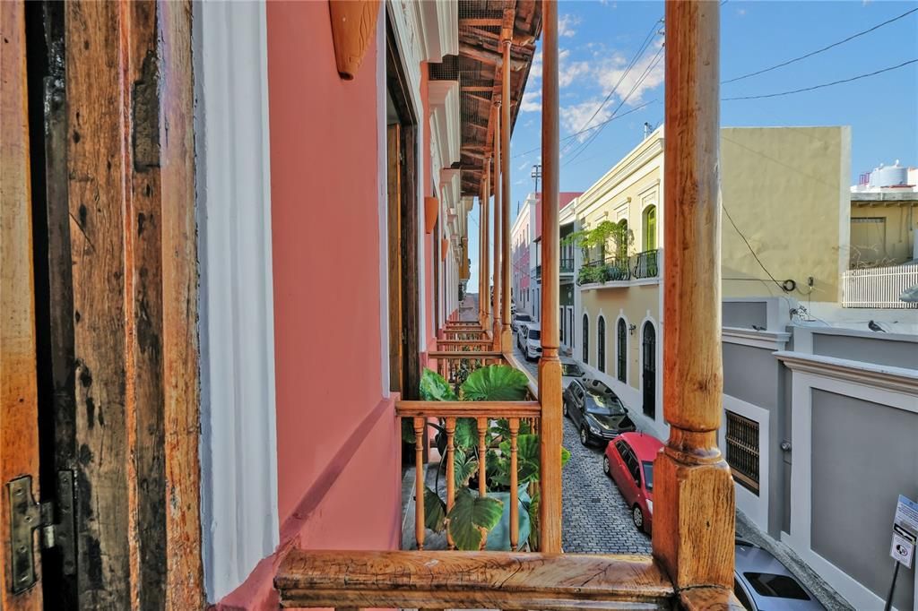 Недавно продано: $3,800,000 (6 спален, 2 ванн, 8600 Квадратных фут)