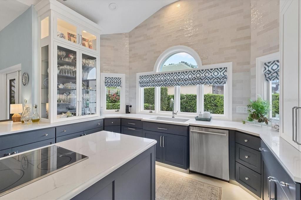 For Sale: $1,690,000 (4 beds, 2 baths, 4125 Square Feet)