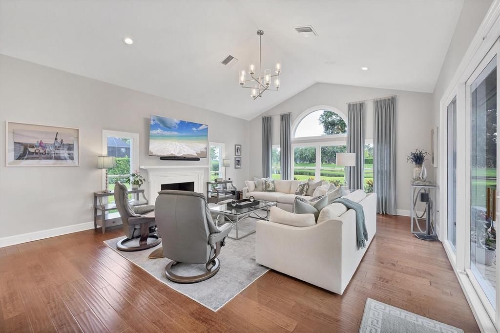 For Sale: $1,690,000 (4 beds, 2 baths, 4125 Square Feet)