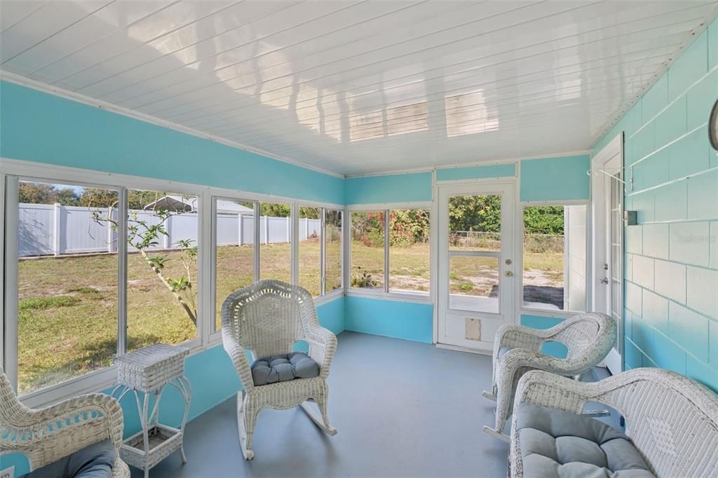 For Sale: $389,000 (3 beds, 1 baths, 1530 Square Feet)