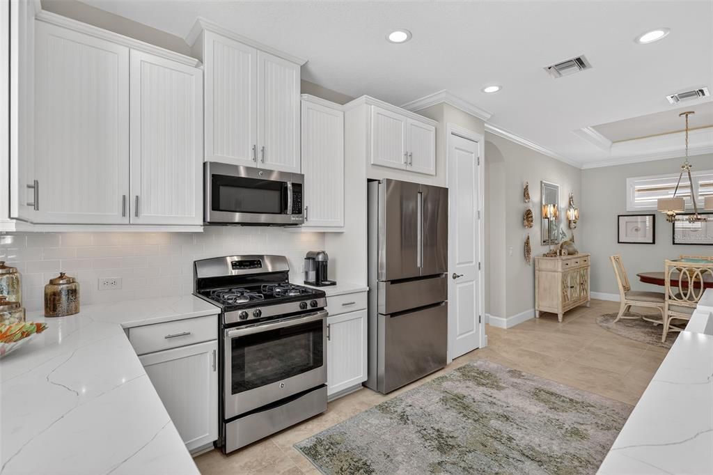 For Sale: $495,000 (2 beds, 2 baths, 1686 Square Feet)