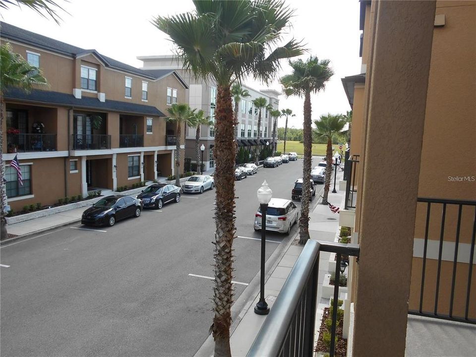 出租: $2,295 (3 贝兹, 3 浴室, 1547 平方英尺)