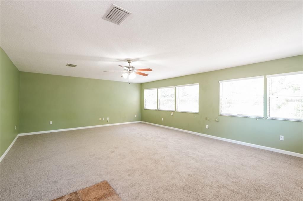 For Rent: $1,820 (3 beds, 2 baths, 1392 Square Feet)