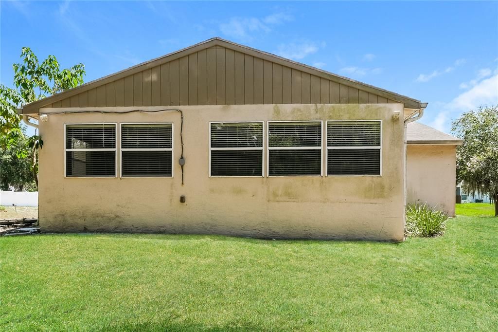 For Rent: $1,820 (3 beds, 2 baths, 1392 Square Feet)