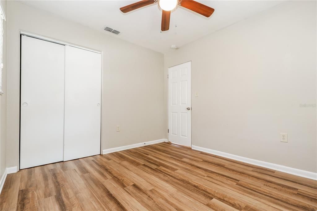 出租: $1,675 (3 贝兹, 1 浴室, 1064 平方英尺)