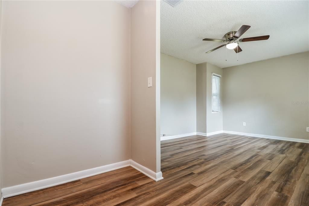 出租: $1,675 (3 贝兹, 1 浴室, 1064 平方英尺)