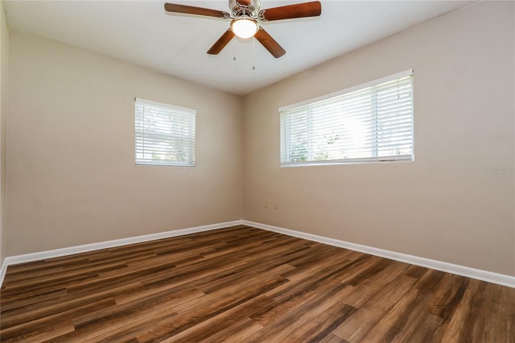 出租: $1,675 (3 贝兹, 1 浴室, 1064 平方英尺)