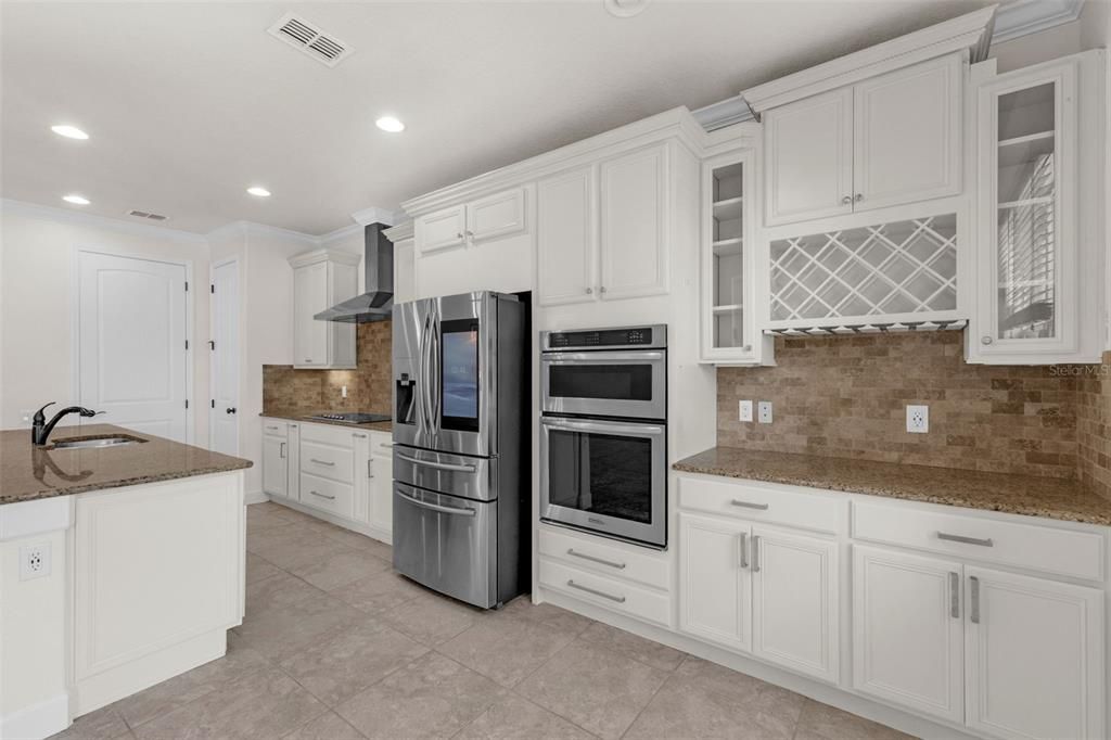 For Sale: $719,000 (3 beds, 2 baths, 1958 Square Feet)