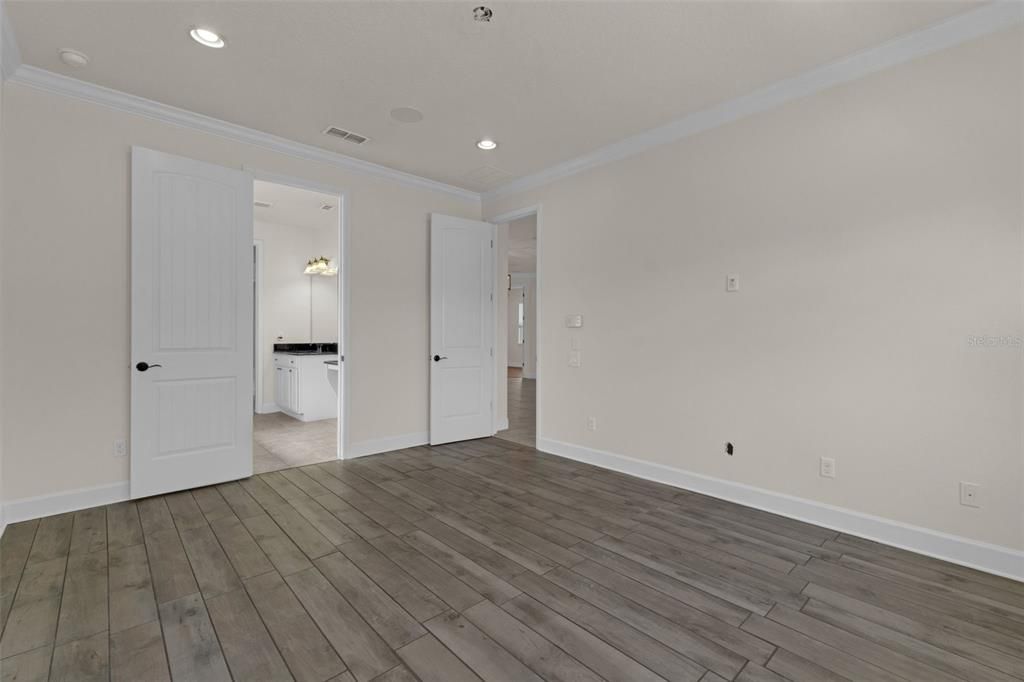 For Sale: $719,000 (3 beds, 2 baths, 1958 Square Feet)