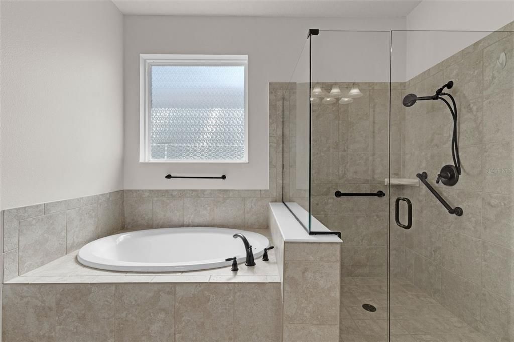 For Sale: $719,000 (3 beds, 2 baths, 1958 Square Feet)