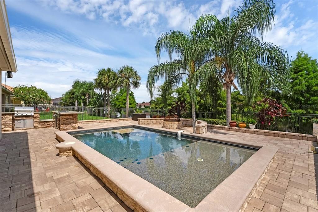 For Sale: $719,000 (3 beds, 2 baths, 1958 Square Feet)