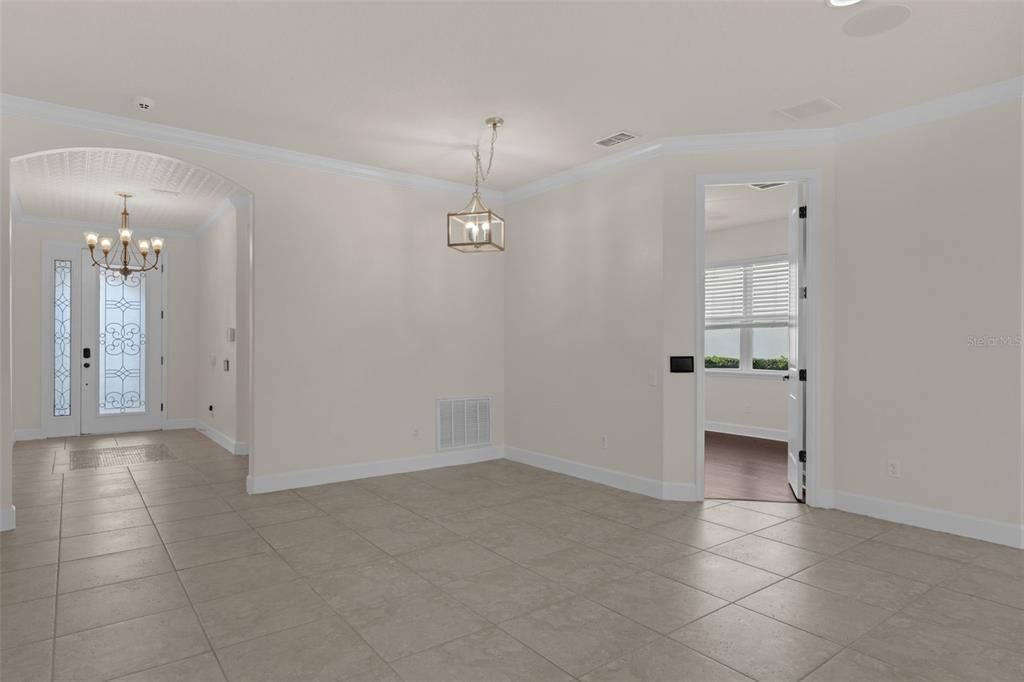 For Sale: $719,000 (3 beds, 2 baths, 1958 Square Feet)