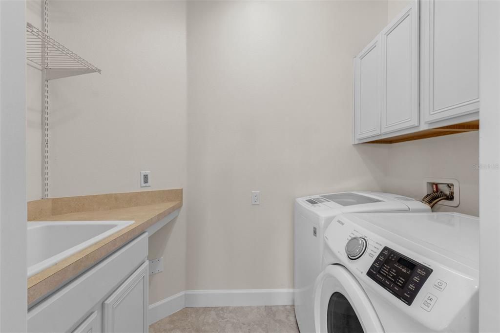 For Sale: $719,000 (3 beds, 2 baths, 1958 Square Feet)