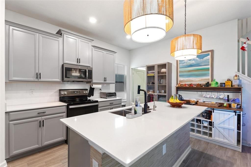 待售: $399,000 (3 贝兹, 2 浴室, 2076 平方英尺)