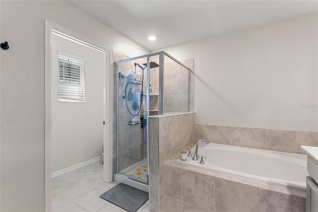 待售: $399,000 (3 贝兹, 2 浴室, 2076 平方英尺)