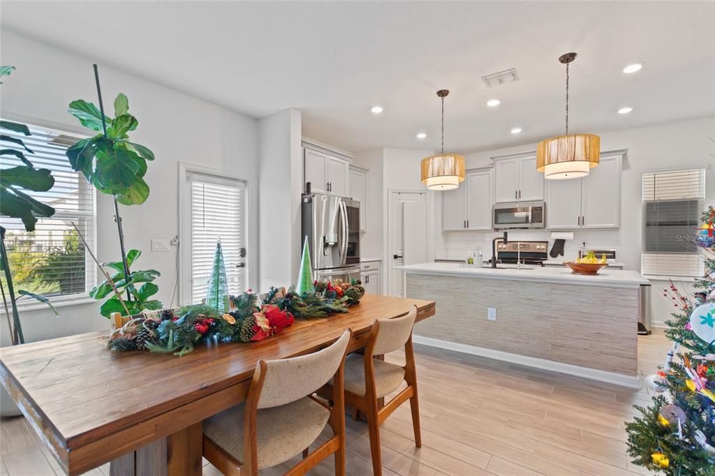 待售: $399,000 (3 贝兹, 2 浴室, 2076 平方英尺)