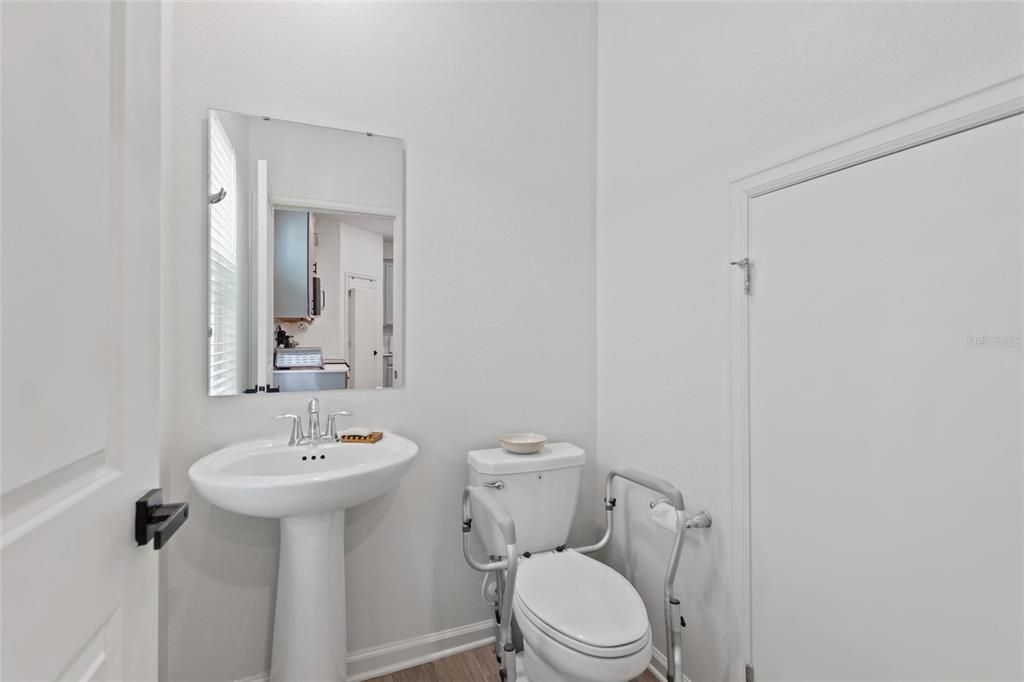 待售: $399,000 (3 贝兹, 2 浴室, 2076 平方英尺)