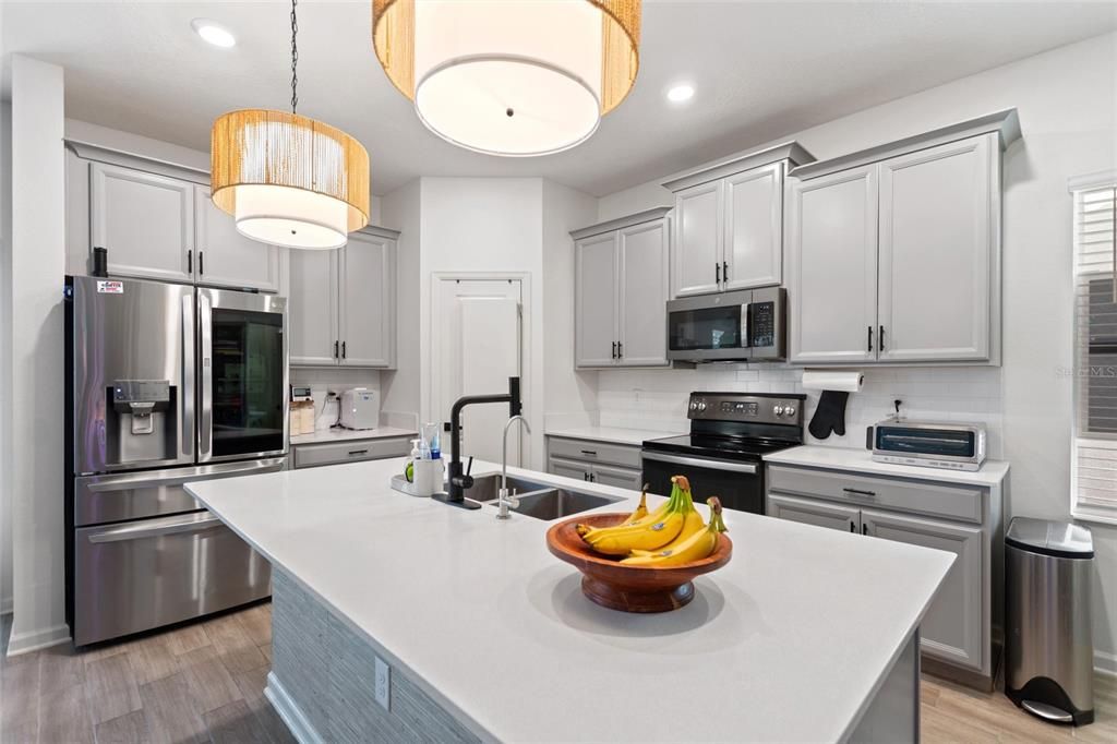 待售: $399,000 (3 贝兹, 2 浴室, 2076 平方英尺)