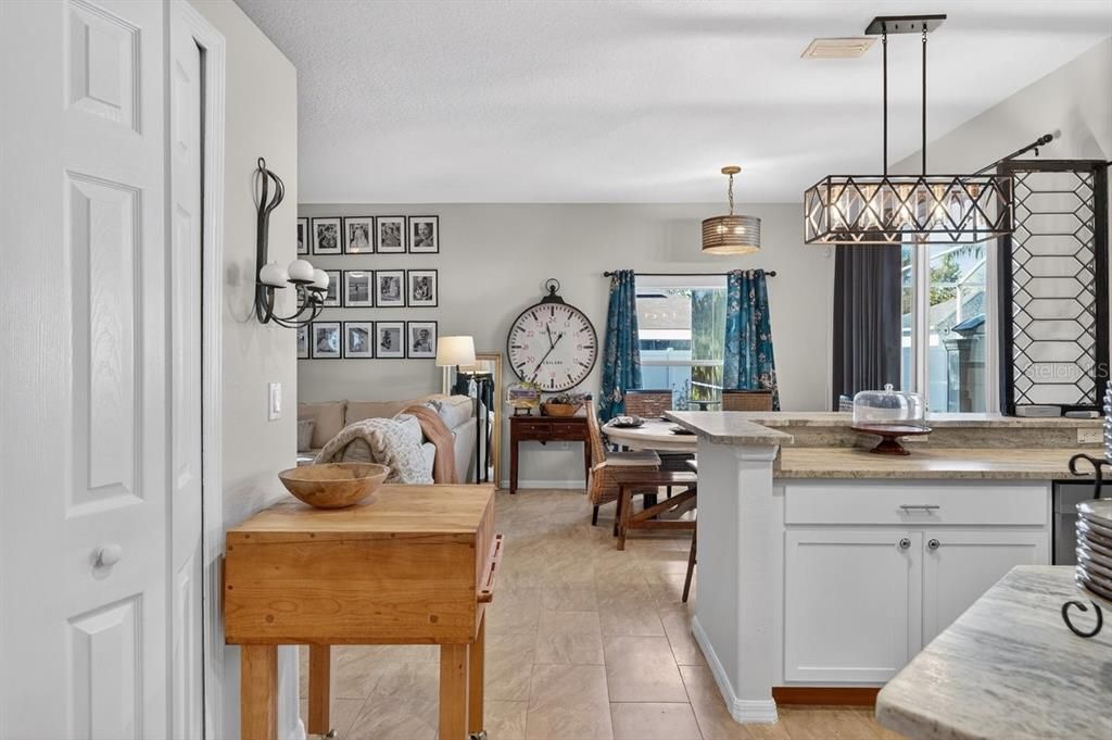 待售: $474,900 (3 贝兹, 2 浴室, 2348 平方英尺)