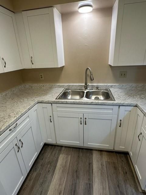 出租: $1,350 (2 贝兹, 2 浴室, 900 平方英尺)