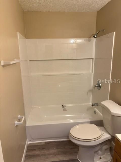 出租: $1,350 (2 贝兹, 2 浴室, 900 平方英尺)