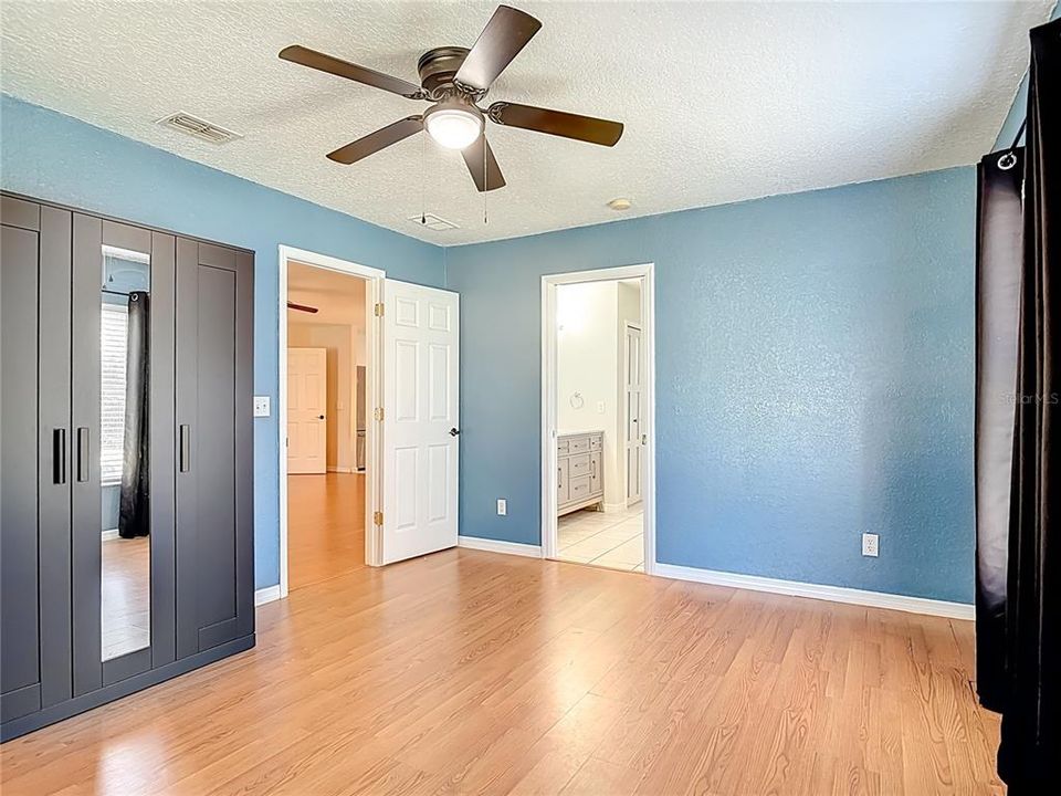 For Rent: $2,200 (4 beds, 2 baths, 2295 Square Feet)