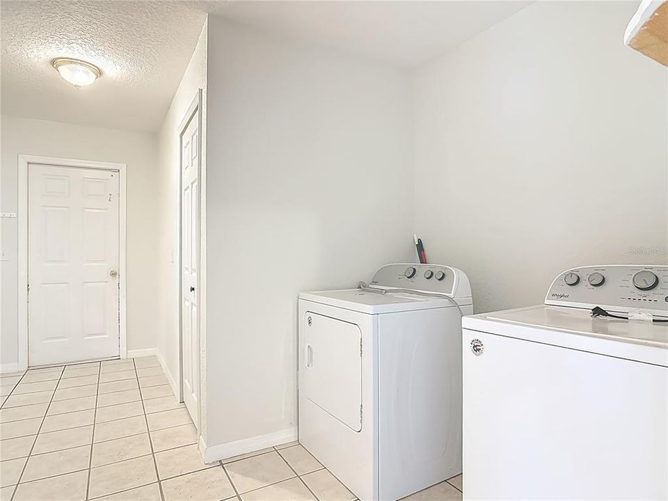 For Rent: $2,200 (4 beds, 2 baths, 2295 Square Feet)
