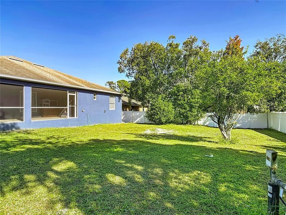 For Rent: $2,200 (4 beds, 2 baths, 2295 Square Feet)