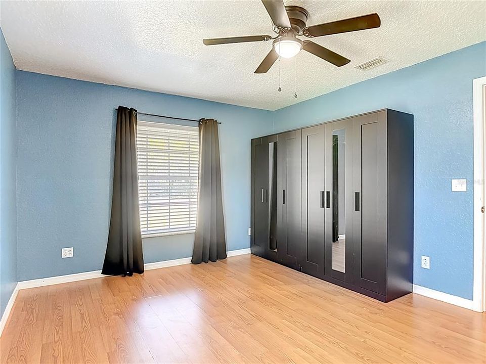 For Rent: $2,200 (4 beds, 2 baths, 2295 Square Feet)