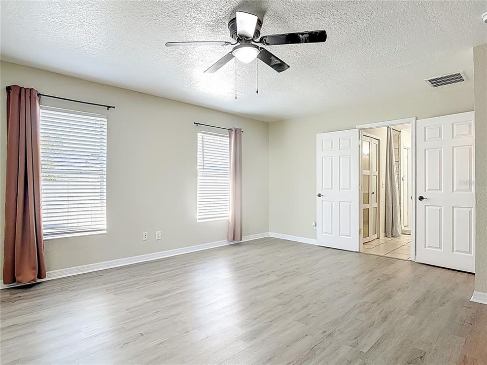 For Rent: $2,200 (4 beds, 2 baths, 2295 Square Feet)