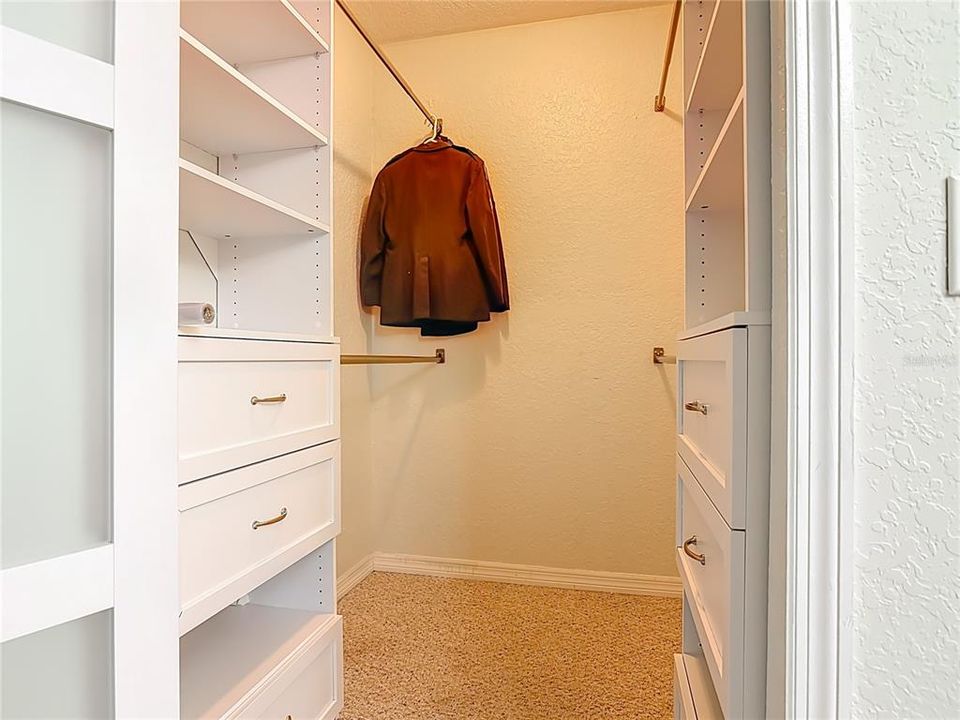 For Rent: $2,200 (4 beds, 2 baths, 2295 Square Feet)