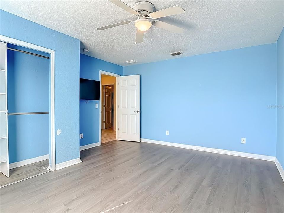 For Rent: $2,200 (4 beds, 2 baths, 2295 Square Feet)