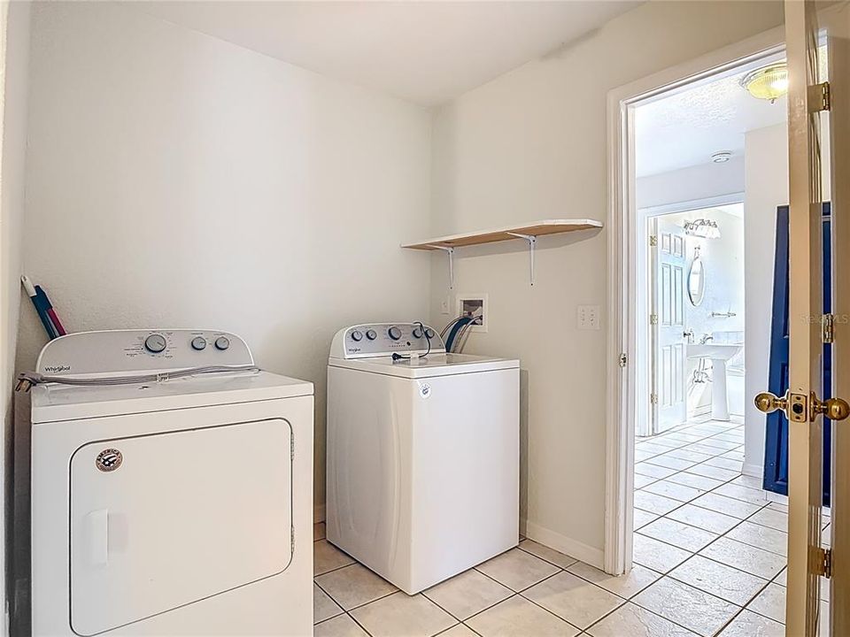 For Rent: $2,200 (4 beds, 2 baths, 2295 Square Feet)