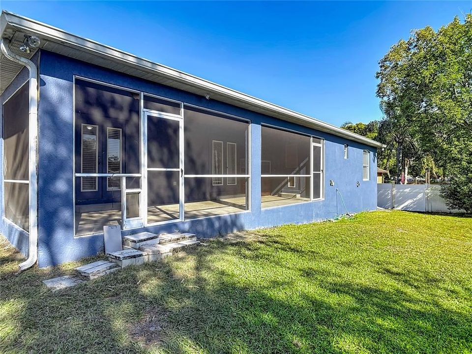 For Rent: $2,200 (4 beds, 2 baths, 2295 Square Feet)