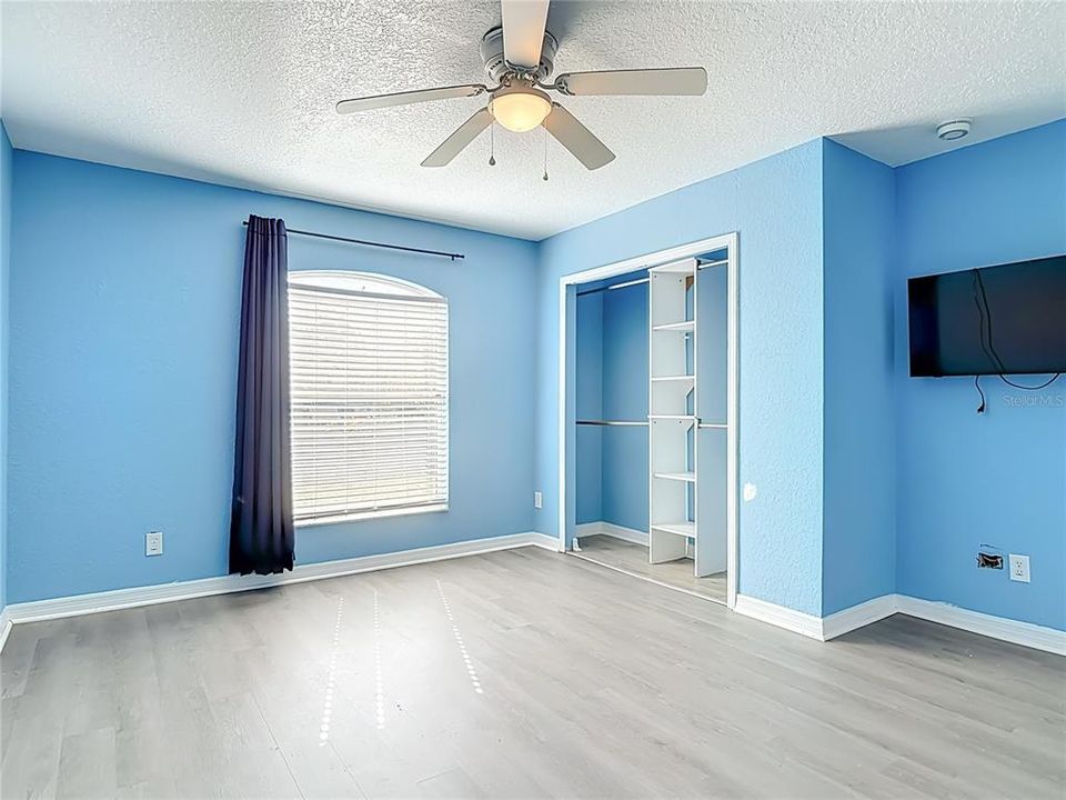 For Rent: $2,200 (4 beds, 2 baths, 2295 Square Feet)