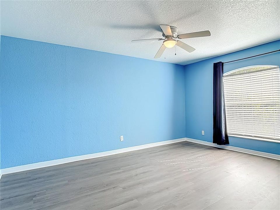 For Rent: $2,200 (4 beds, 2 baths, 2295 Square Feet)