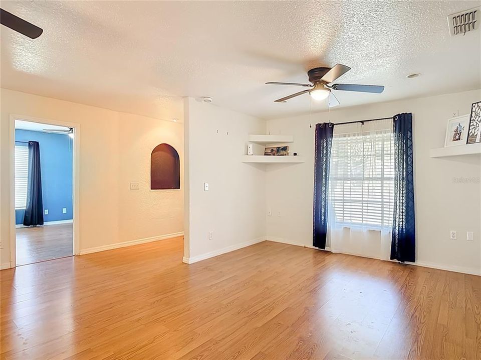 For Rent: $2,200 (4 beds, 2 baths, 2295 Square Feet)