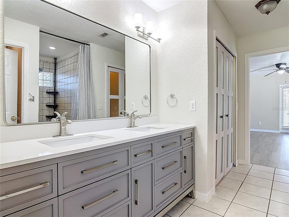 For Rent: $2,200 (4 beds, 2 baths, 2295 Square Feet)