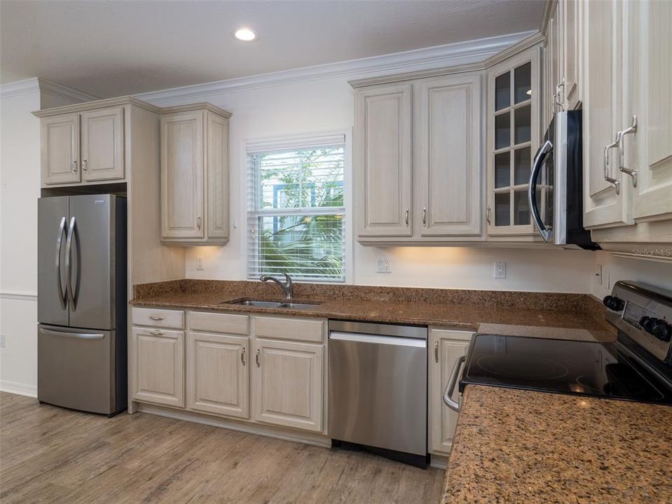 For Rent: $3,500 (3 beds, 2 baths, 2705 Square Feet)