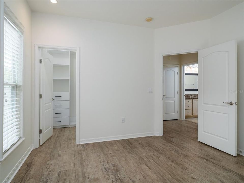 For Rent: $3,500 (3 beds, 2 baths, 2705 Square Feet)