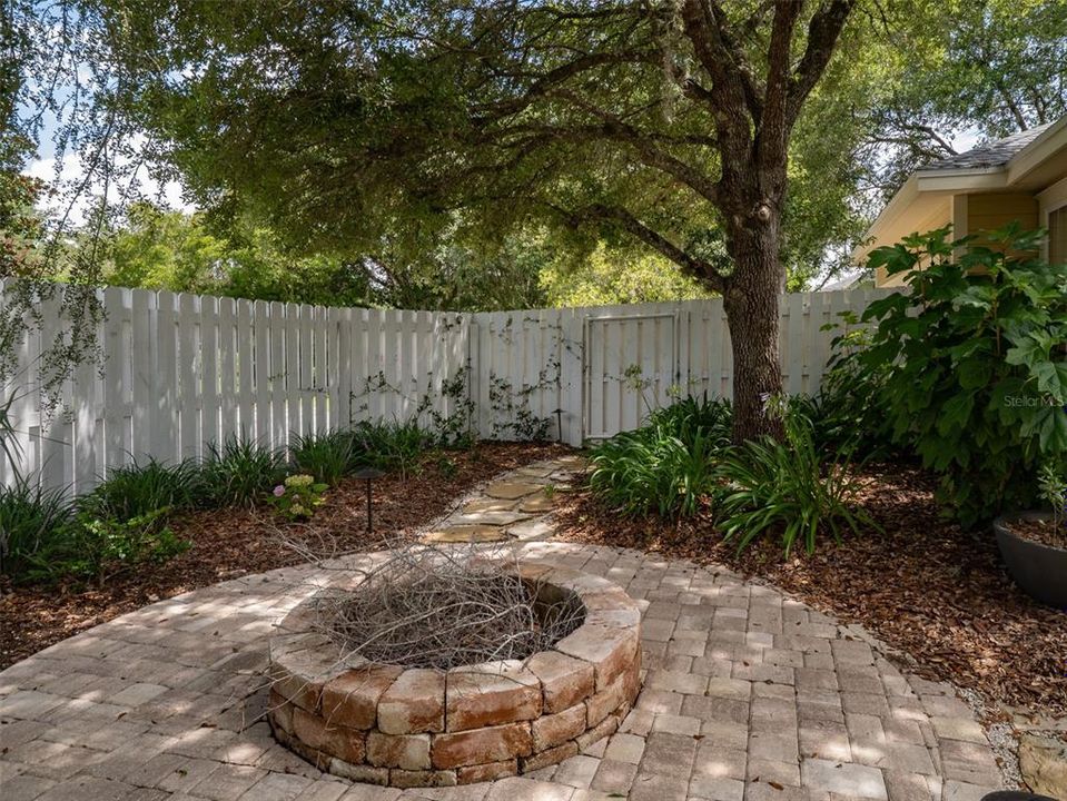 For Rent: $3,500 (3 beds, 2 baths, 2705 Square Feet)