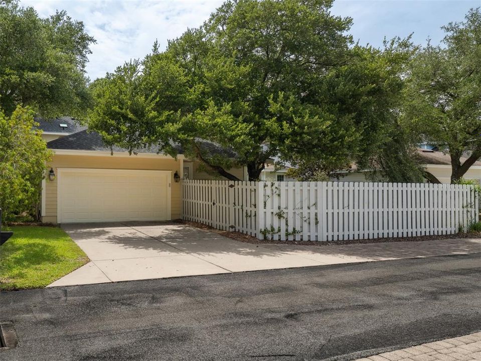 For Rent: $3,500 (3 beds, 2 baths, 2705 Square Feet)