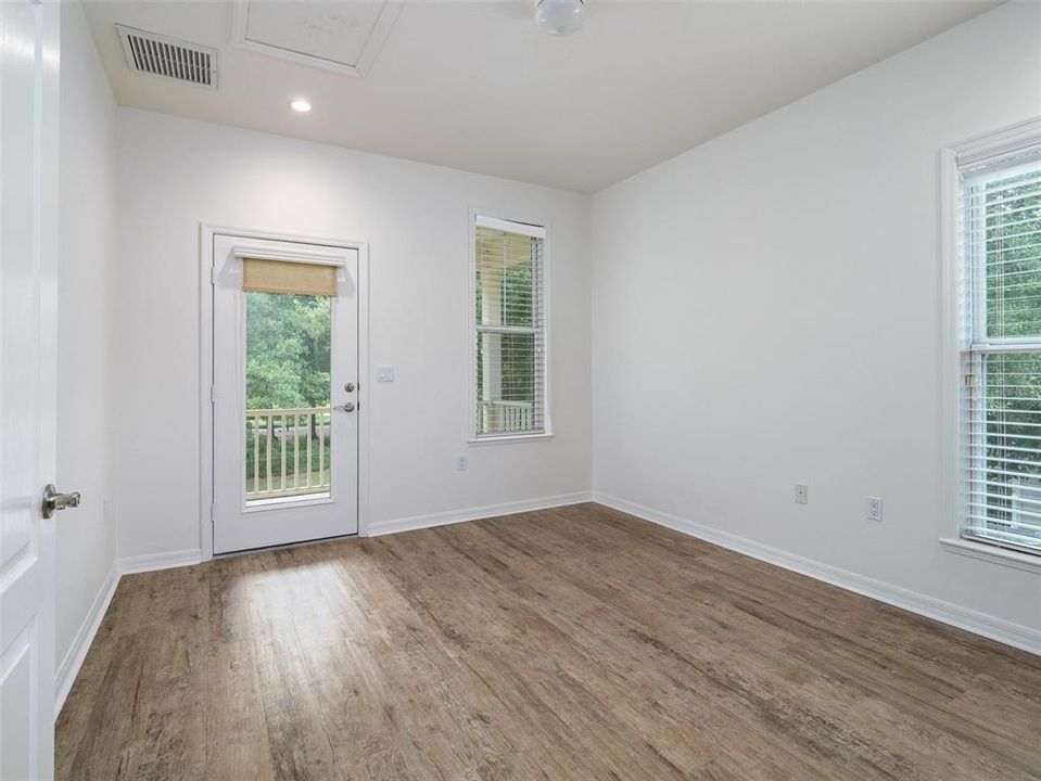 For Rent: $3,500 (3 beds, 2 baths, 2705 Square Feet)