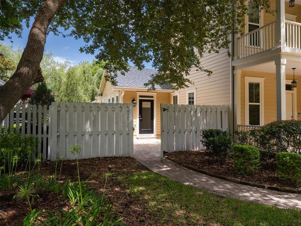 For Rent: $3,500 (3 beds, 2 baths, 2705 Square Feet)